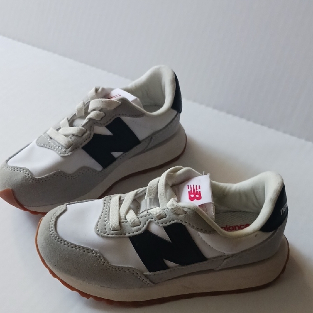 New Balance 237 UNISEX White and Gray Sneakers
